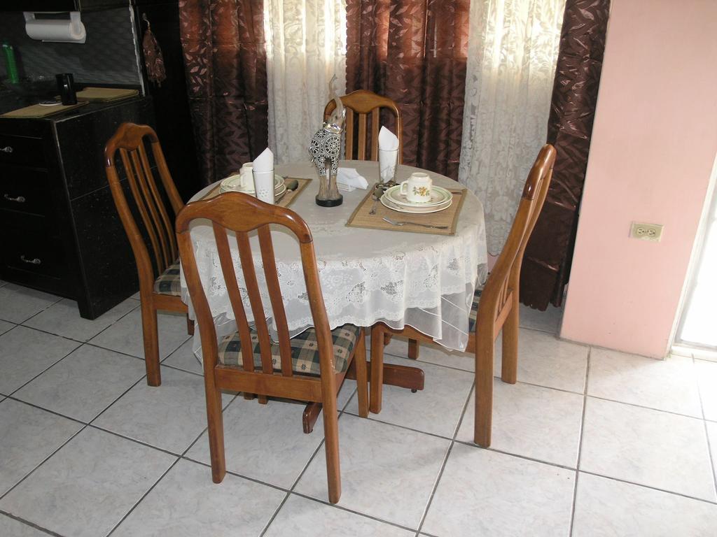 Chateau Cherbrand San Juan Luaran gambar